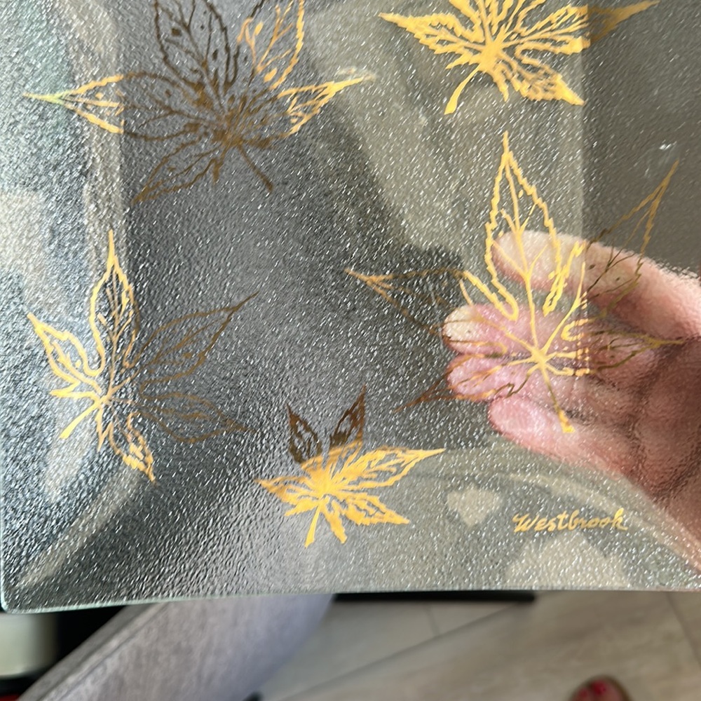 Modern Mid Century Glass Square Dish With Gold Leaf Embellishments - Picture 3 of 7